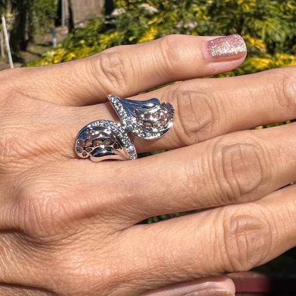 R40. Swarovski Silver Filigree leaf Ring - Picture 5 of 5